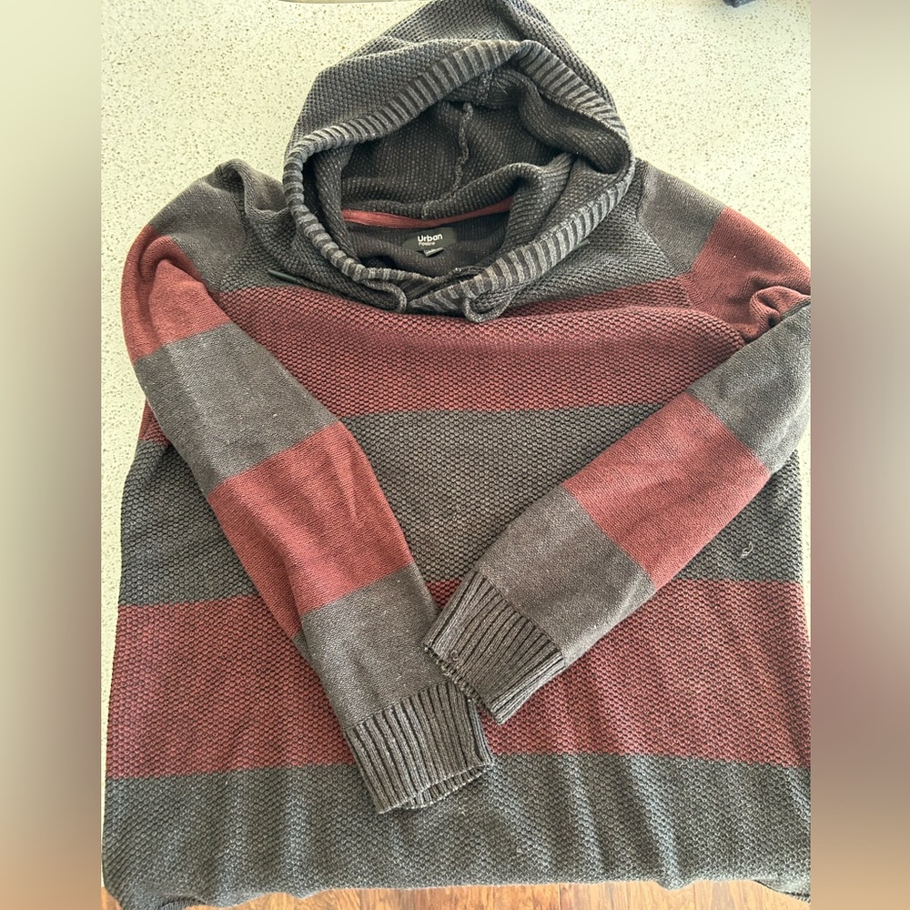 Men’s Hooded sweater Size large